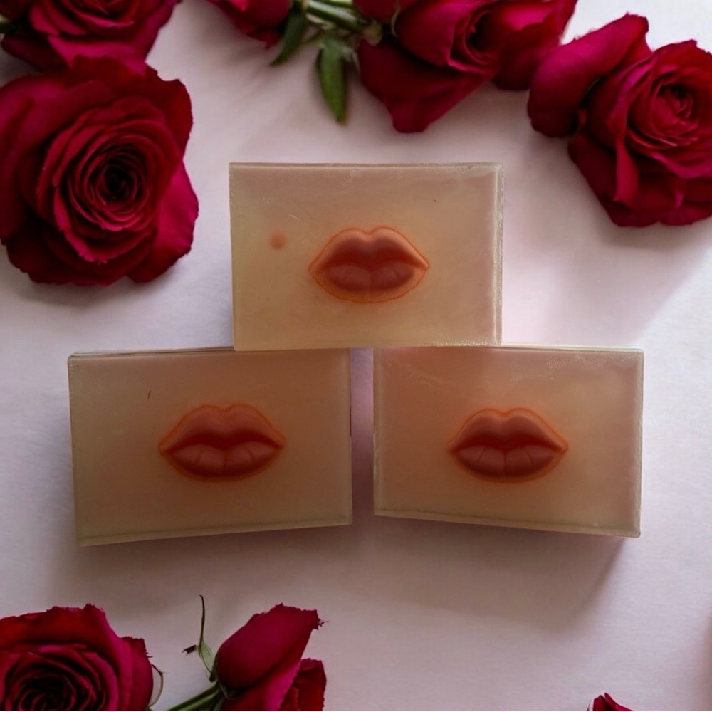 Lip-Shaped novelty Soap Bar